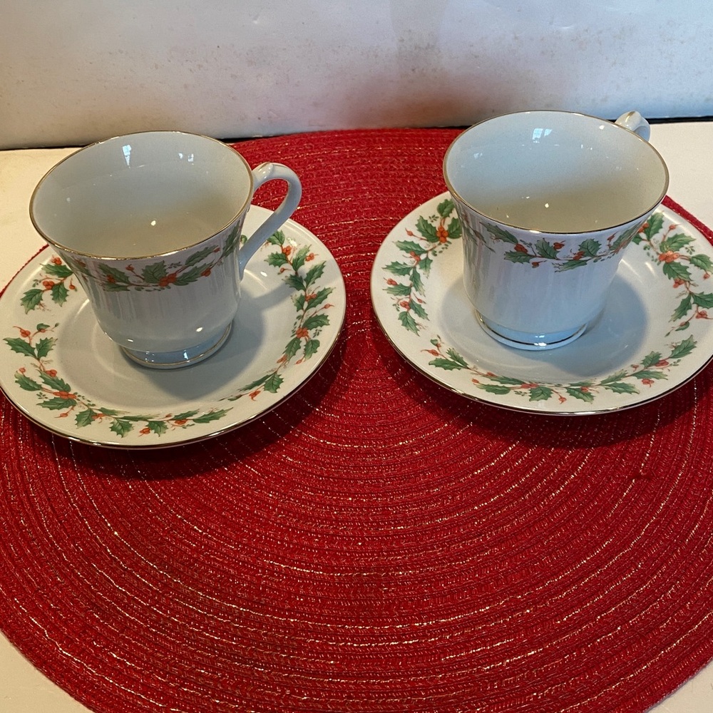 Vintage 1980s China Pearl Fine China, Noel Pattern, Set of 2 Cups & Saucers